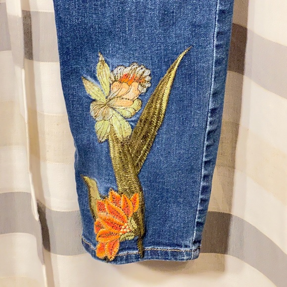 Chicos so sliming girlfriend denim jeans size 1.5 /10 floral embroidery @ankle - Picture 3 of 7
